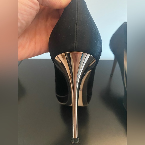 Salvatore Ferragamo Peep Toe Heel - Picture 8 of 9